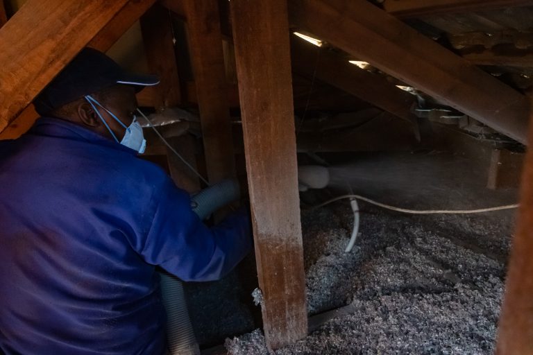 Thermguard cellulose fibre ceiling insulation installation
